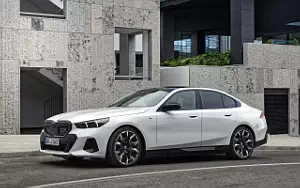   BMW i5 M60 xDrive (Alpine White Metallic) - 2023