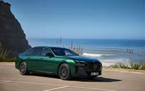   BMW i7 M70 xDrive (Aurora Diamond Green) - 2023