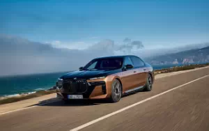   BMW i7 M70 xDrive (Two Tone Liquid Copper Sapphire Black) - 2023