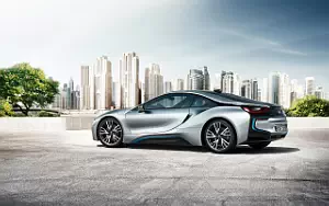   BMW i8 - 2013