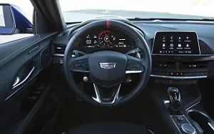   Cadillac CT4-V Blackwing - 2021