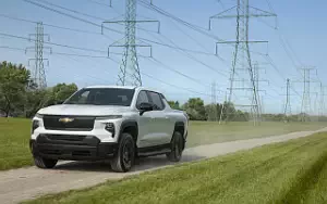   Chevrolet Silverado EV WT Crew Cab (Summit White) - 2023