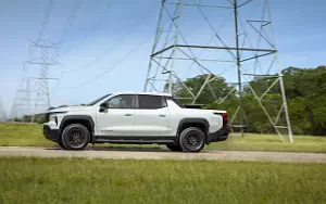   Chevrolet Silverado EV WT Crew Cab (Summit White) - 2023