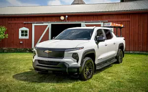   Chevrolet Silverado EV WT Crew Cab (Summit White) - 2023