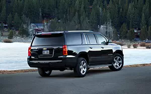   Chevrolet Suburban LTZ - 2015