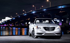   Chrysler 200 Convertible - 2011