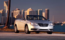   Chrysler 200 Convertible - 2011