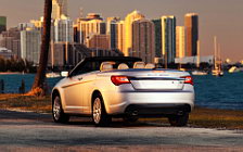   Chrysler 200 Convertible - 2011