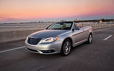   Chrysler 200 Convertible - 2011