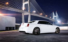   Chrysler 300 SRT8 - 2012