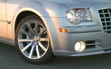   Chrysler 300C SRT8 - 2005