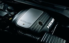   Chrysler 300C SRT8 - 2005