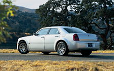   Chrysler 300C - 2005