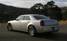   Chrysler 300C - 2005