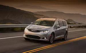   Chrysler Pacifica Limited - 2016