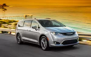   Chrysler Pacifica Limited - 2016