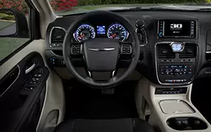   Chrysler Town & Country 30th Anniversary Edition - 2013