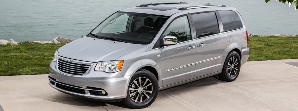   Chrysler Town & Country 30th Anniversary Edition - 2013 - Car wallpapers