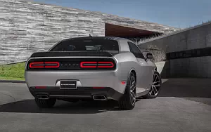   Dodge Challenger 392 HEMI Scat Pack Shaker - 2015