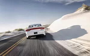   Dodge Charger SRT Hellcat - 2015