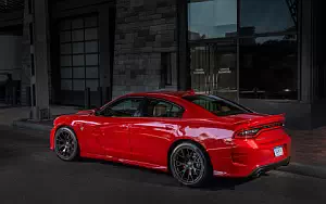   Dodge Charger SRT Hellcat - 2015