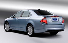   Ford Fusion Hybrid - 2010