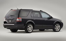   Ford Taurus X - 2008