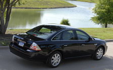   Ford Taurus - 2008