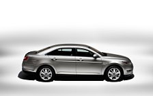   Ford Taurus - 2010