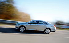   Ford Taurus - 2010