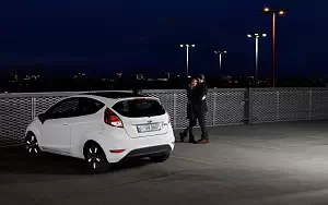   Ford Fiesta Black & White - 2015