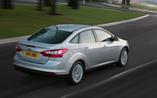   Ford Focus Sedan - 2011