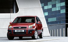   Ford Fusion - 2005