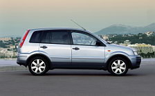   Ford Fusion - 2005