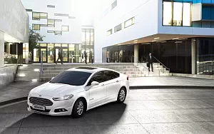   Ford Mondeo Hybrid Sedan - 2014
