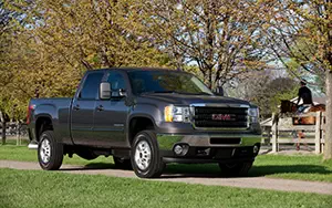   GMC Sierra 2500 HD SLE Z71 Crew Cab - 2011