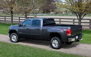   GMC Sierra 2500 HD SLE Z71 Crew Cab - 2011