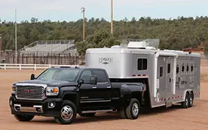   GMC Sierra 3500 HD Denali Crew Cab - 2014