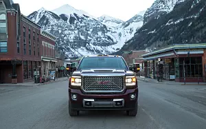   GMC Sierra 2500 HD Denali Crew Cab - 2016