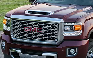   GMC Sierra 2500 HD Denali Crew Cab - 2016