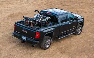   GMC Sierra 2500 HD Denali Crew Cab - 2016