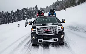   GMC Sierra 2500 HD Denali Crew Cab - 2016