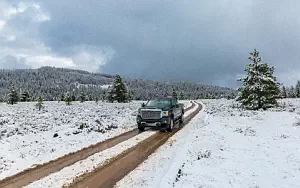   GMC Sierra 2500 HD Denali Crew Cab - 2017