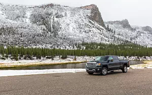   GMC Sierra 2500 HD Denali Crew Cab - 2017