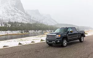   GMC Sierra 2500 HD Denali Crew Cab - 2017