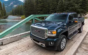   GMC Sierra 2500 HD Denali Crew Cab - 2017