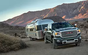  GMC Sierra 2500 HD Denali Crew Cab - 2017