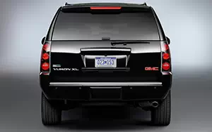   GMC Yukon XL Denali - 2012