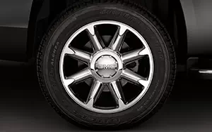   GMC Yukon XL Denali - 2012