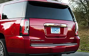   GMC Yukon XL Denali - 2014